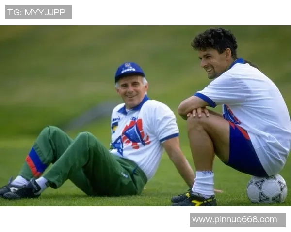 新闻联播聚焦足球明星背后的故事与荣耀瞬间